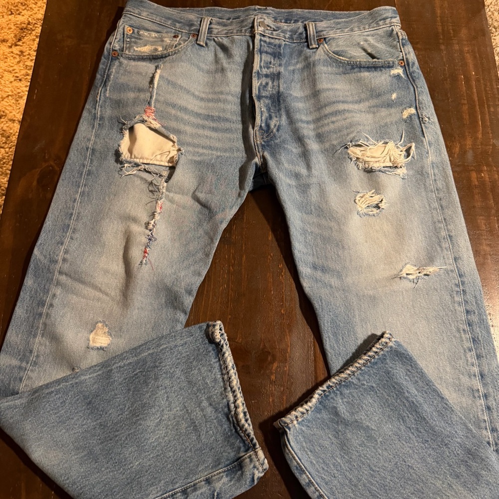 Levi Strauss Light Blue Distressed Jeans 36x30